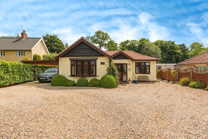 4 Bedroom Bungalow For Sale In High Street, Shipdham, Thetford, Norfolk, IP25