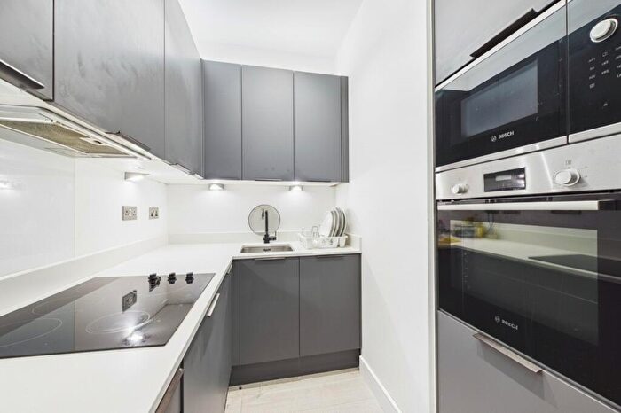 1 Bedroom Flat To Rent In St. James House, Clivemont Road, Maidenhead, Berkshire, SL6