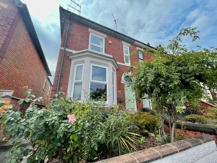 4 Bedroom Semi-Detached House To Rent In Breedon Hill Road, Derby, DE23