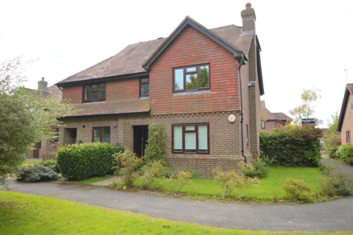 3 Bedroom Property To Rent In Court Meadow, Rotherfield, Crowborough, TN6
