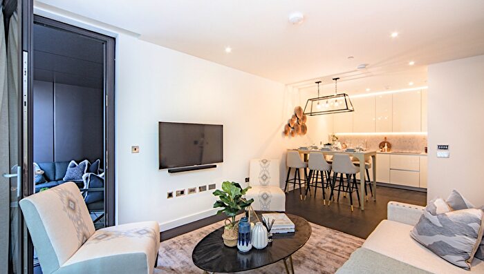 2 Bedroom Flat To Rent In Thornes House, London, SW11