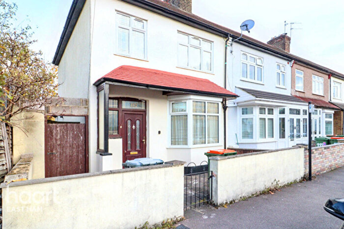 3 Bedroom Terraced House For Sale In Wellington Road, London, E6