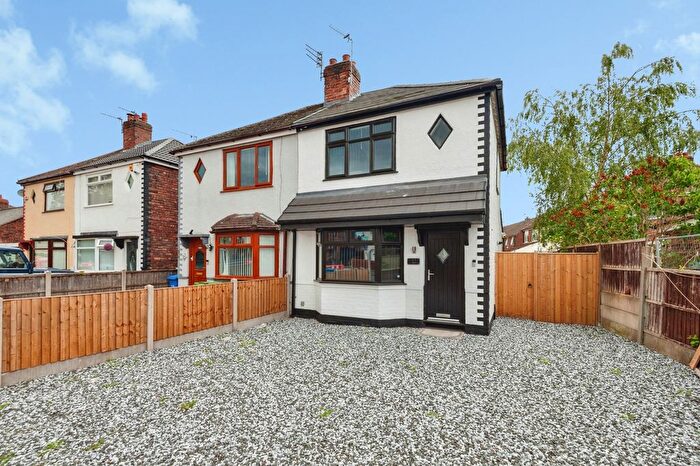 3 Bedroom Semi Detached House For Sale In Ditchfield Road, Widnes, Cheshire, WA8