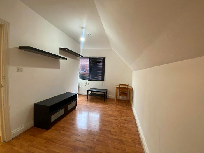 Studio To Rent In Willesden High Road, London, NW10