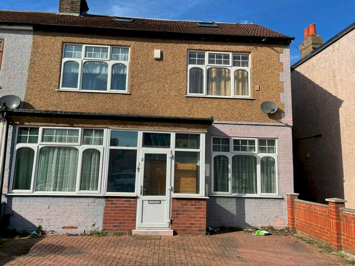 5 Bedroom Semi-Detached House To Rent In Red Bridge Lane East, Ilford, IG4