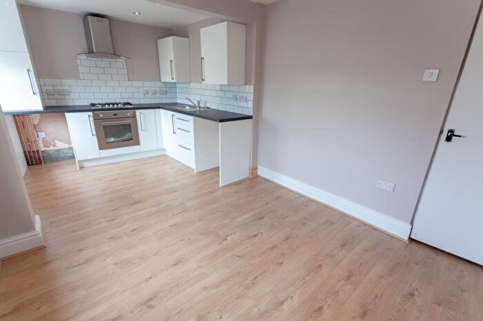2 Bedroom Flat To Rent In Castleford Street, L15