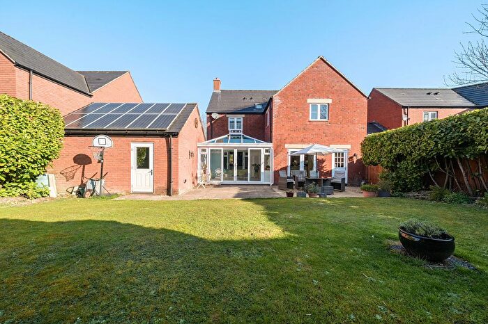 4 Bedroom Detached House For Sale In White Horse Road, Marlborough, SN8