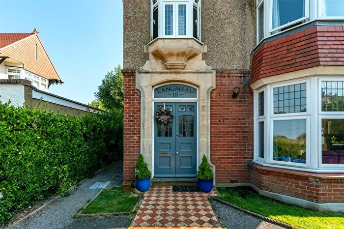 4 Bedroom Detached House For Sale In Cissbury Road, Worthing, West Sussex, BN14