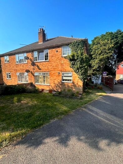 2 Bedroom Maisonette To Rent In Croft Close, Chislehurst, BR7