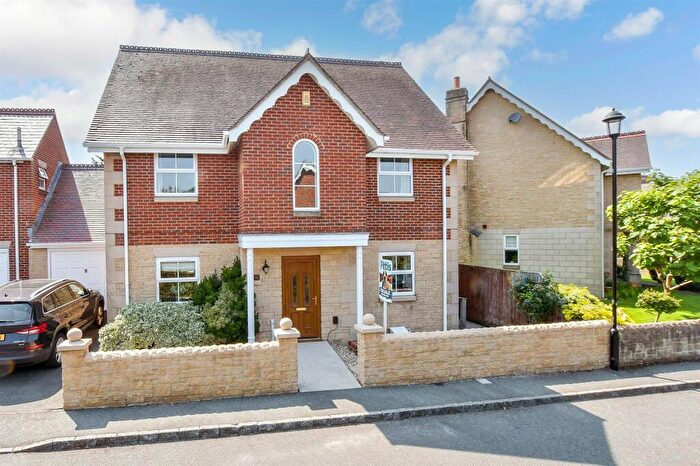 4 Bedroom Link Detached House For Sale In Cothey Way, Ryde, Isle Of Wight, PO33