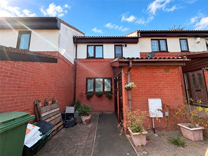 3 Bedroom Terraced House For Sale In Longbury Close, St Pauls Cray, Kent, BR5
