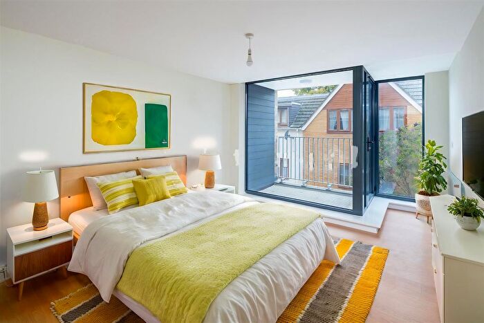 1 Bedroom Flat To Rent In Cameron Road, Seven Kings, IG3