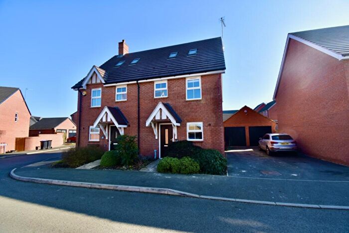 3 Bedroom Semi-Detached House To Rent In Glebe Road, Buckton Fields, Boughton, NN2