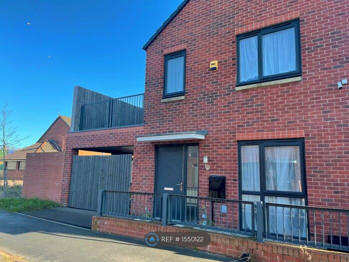 2 Bedroom Semi-Detached House To Rent In Silverdale Street, Manchester, M11