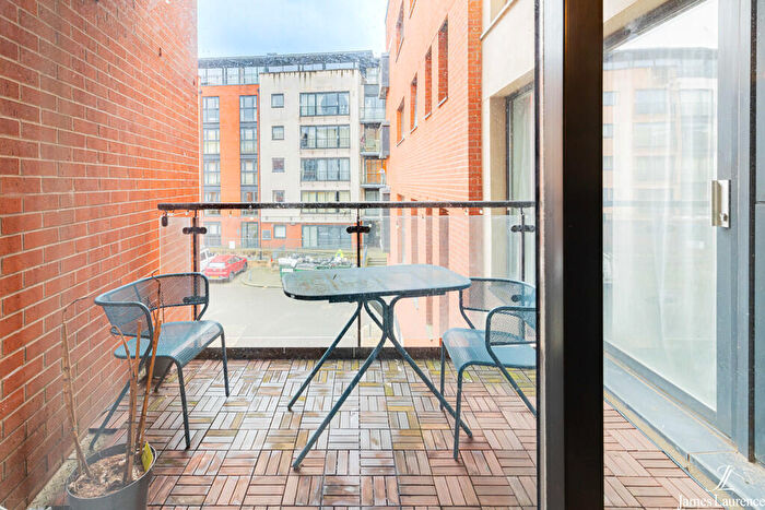 2 Bedroom Apartment To Rent In Rea Court, Digbeth, Birmingham, B12