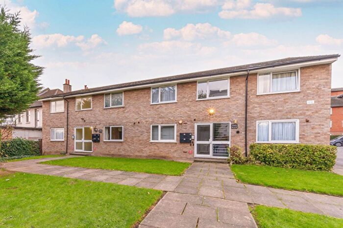 1 Bedroom Flat For Sale In Kintyre Close, Norbury, London, SW16