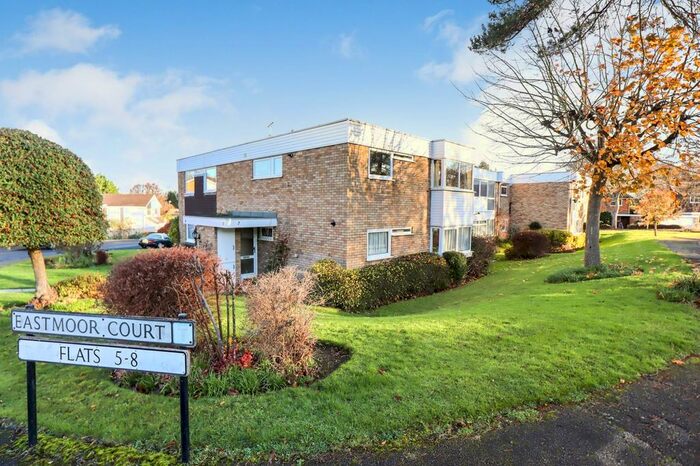 3 Bedroom Flat To Rent In Eastmoor Park, Harpenden, AL5