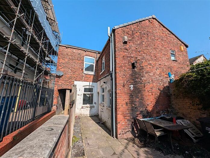 3 Bedroom End Terrace House For Sale In Douglas Road, Wigan, WN1