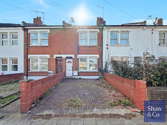 3 Bedroom Terraced House For Sale In Hanworth Terrace, Hounslow, TW3