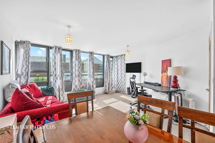 1 Bedroom Flat For Sale In New Park Road, London, SW2