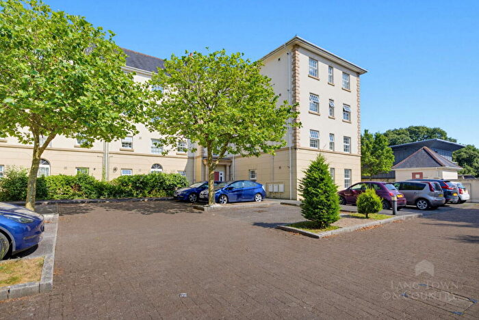 2 Bedroom Flat For Sale In Emily Gardens, Greenbank, Plymouth, PL4