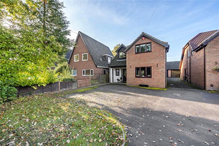 4 Bedroom Detached House To Rent In Barkham Ride, Finchampstead, Wokingham, RG40