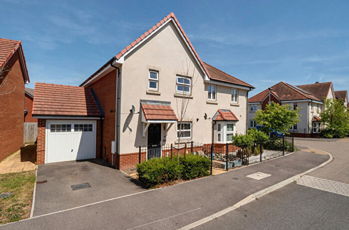 3 Bedroom Semi-Detached House For Sale In Chapman Drive, Binfield, Bracknell, Berkshire, RG42
