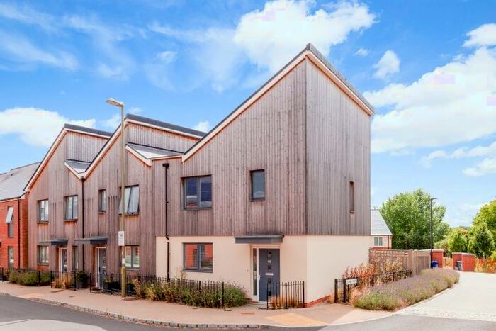 2 Bedroom End Of Terrace House To Rent In Charlotte Avenue Bicester, OX27