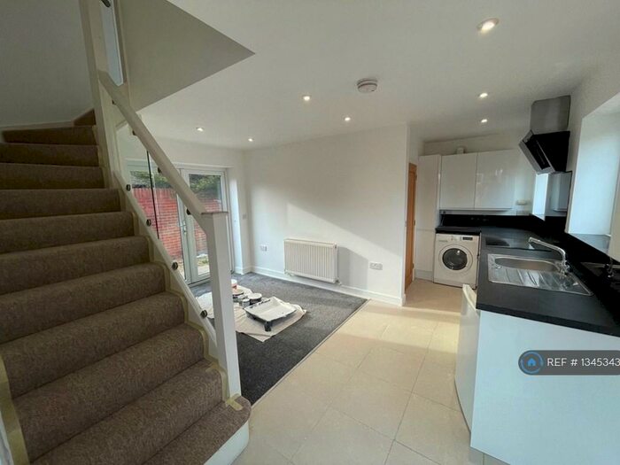 1 Bedroom Detached House To Rent In Cedar Road, Southampton, SO14