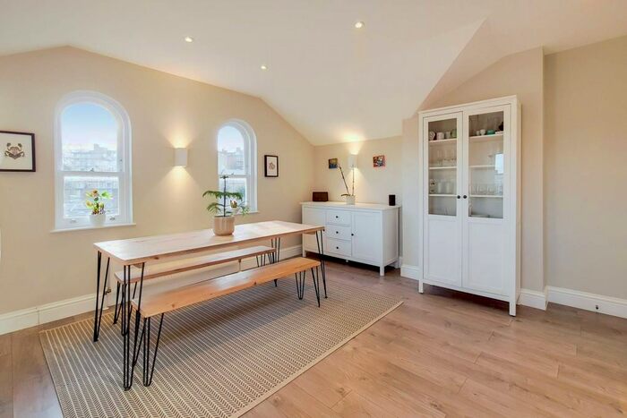 2 Bedroom Flat To Rent In Tulse Hill, Tulse Hill, London, SW2