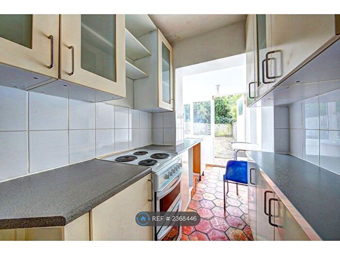 4 Bedroom Terraced House To Rent In Oaklea Passage, Kingston Upon Thames, KT1