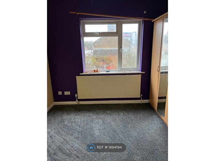 3 Bedroom Semi-Detached House To Rent In New Road, London, E4