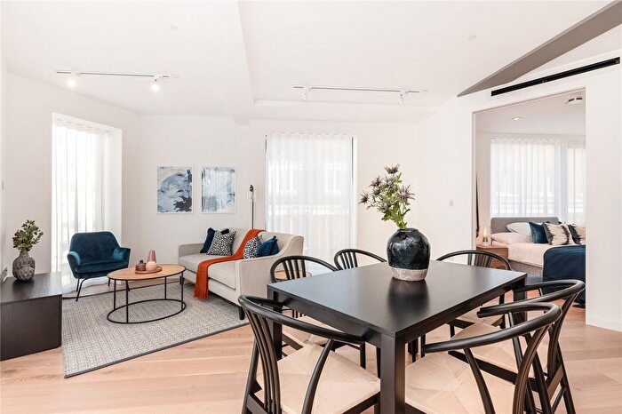 3 Bedroom Flat To Rent In Greycoat Street, Westminster, London, SW1P