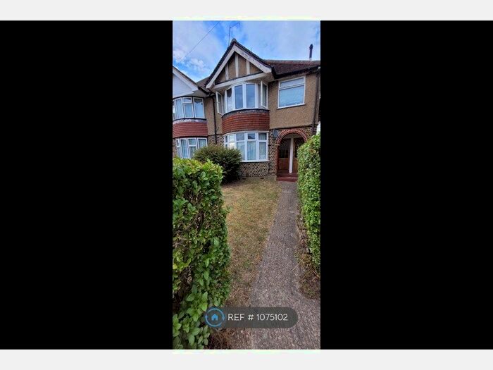 1 Bedroom Flat To Rent In Third Avenue, Watford, WD25
