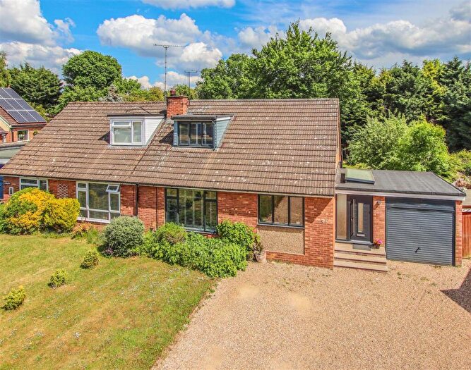 3 Bedroom Semi-Detached House For Sale In Hillside Way, Welwyn, AL6