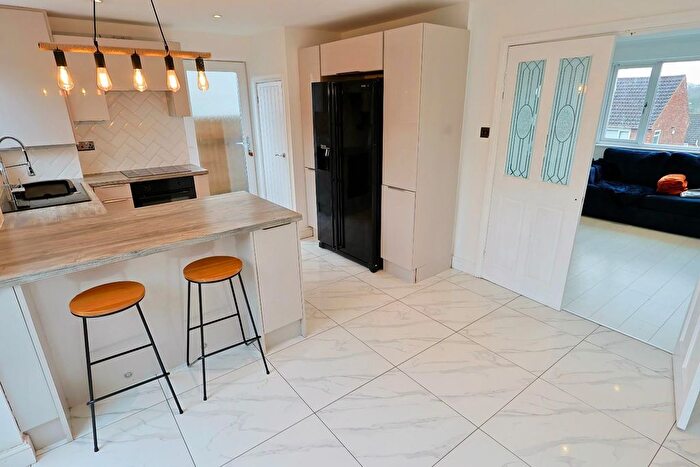 3 Bedroom End Of Terrace House For Sale In Denham Avenue, Allesley Park, Coventry, CV5