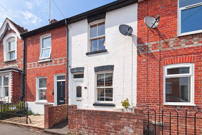 2 Bedroom Terraced House For Sale In Edgehill Street, Reading, Berkshire, RG1