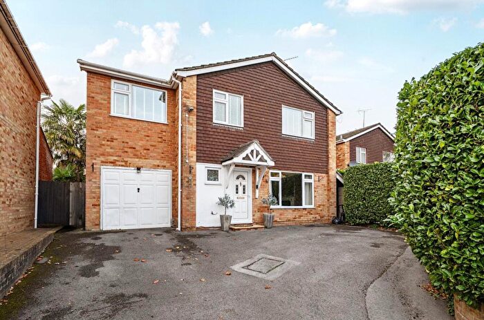 4 Bedroom Detached House To Rent In Tudor Drive, Yateley, Hampshire, GU46