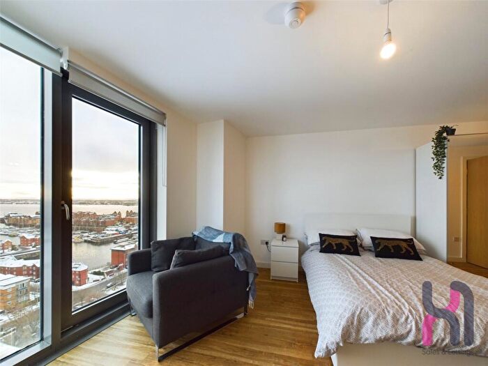 Flat To Rent In The Tower, Plaza Boulevard, Liverpool, L8