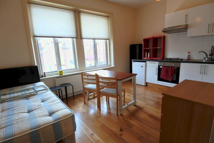 Studio To Rent In Cricklewood Broadway, Cricklewood, NW2