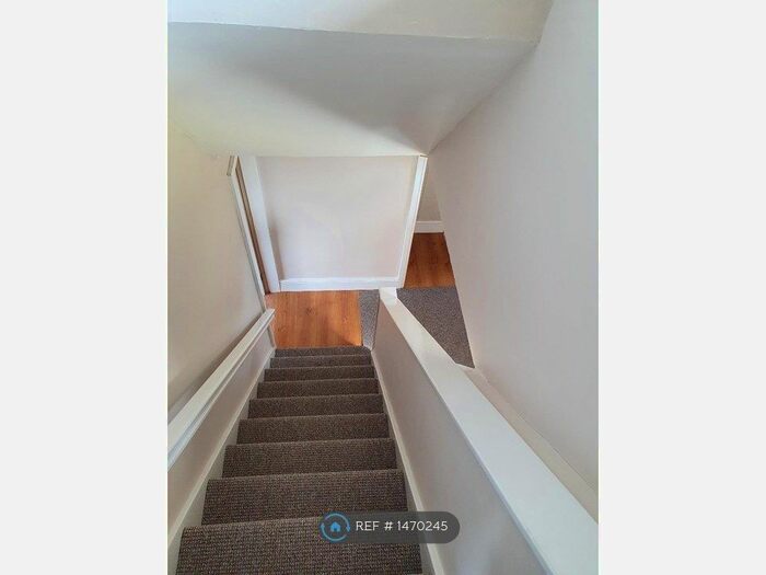 3 Bedroom Semi-Detached House To Rent In Martinfield Road, Preston, PR1