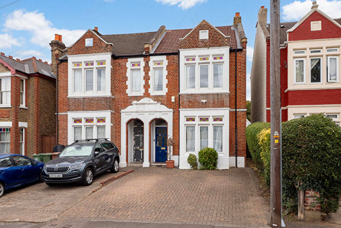 5 Bedroom Semi-Detached House For Sale In Robin Hood Lane, Sutton, SM1