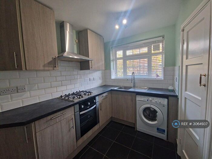 2 Bedroom Flat To Rent In London Road, Mitcham, CR4