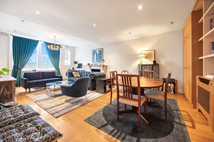 2 Bedroom Flat To Rent In Belsize Park Gardens, Belsize Park, NW3