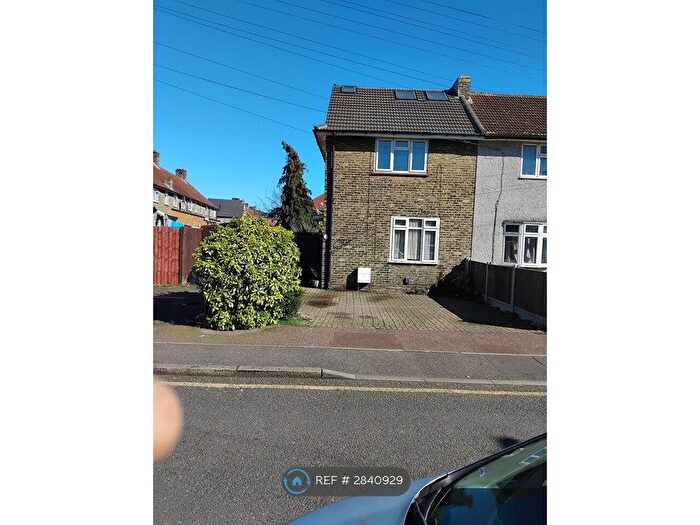 3 Bedroom End Terrace House To Rent In Manning Road, Dagenham, RM10
