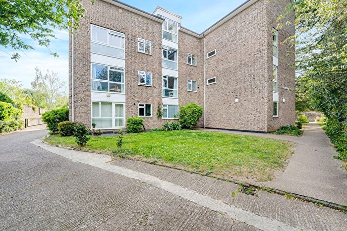 1 Bedroom Flat For Sale In Fairfax Road, Teddington, TW11