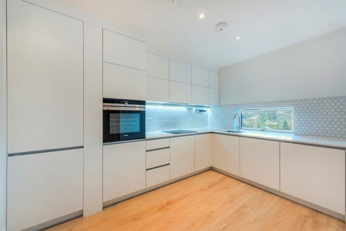 2 Bedroom Apartment To Rent In Ewing House, Brentwood, CM14