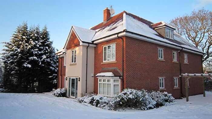 2 Bedroom Flat To Rent In Apartment Danford Cou Westwood GroveSolihull, RT1