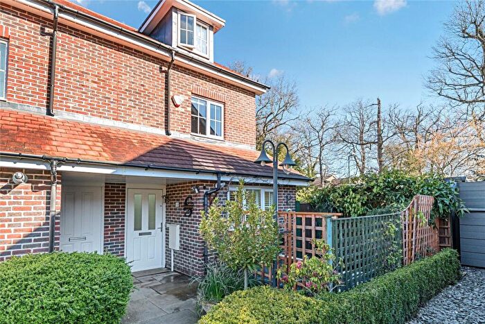 3 Bedroom Semi Detached House For Sale In Cheyne Park Drive, West Wickham, BR4