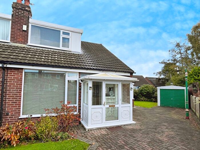3 Bedroom Semi Detached House For Sale In Avon Road, Kearsley, BL4